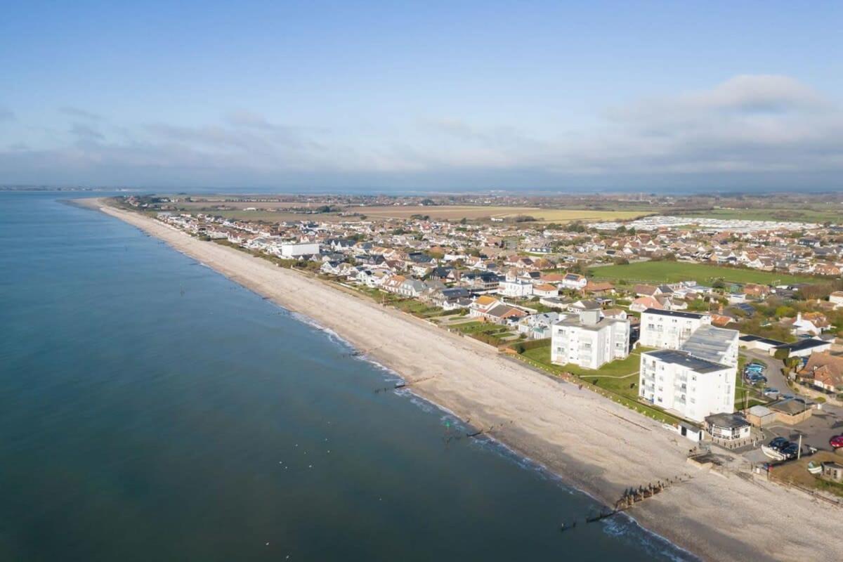 Two Bed Seafront Escape In East Wittering Exterior foto
