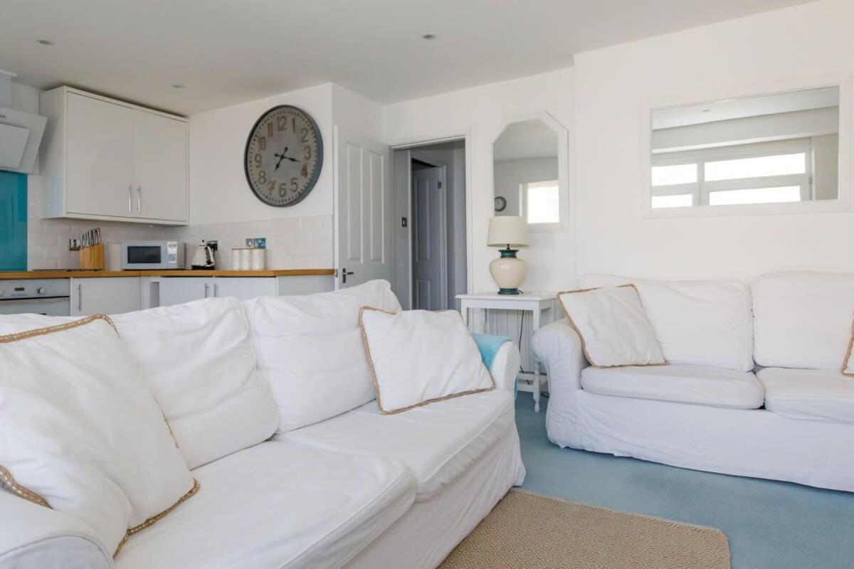 Two Bed Seafront Escape In East Wittering Exterior foto